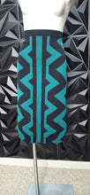 Load image into Gallery viewer, Ashro printed skirt        sz lrg, best fitting sz 16/18
