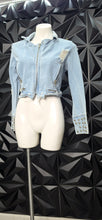 Load image into Gallery viewer, BBJ denim distressed acket           sz med (fitting sm/med)
