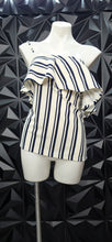 Load image into Gallery viewer, Banana Republic stripe ruffed top        sz small
