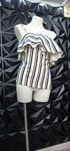 Load image into Gallery viewer, Banana Republic stripe ruffed top        sz small

