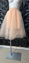 Load image into Gallery viewer, Rue 21 tulle skirt        sz xlrg
