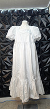 Load image into Gallery viewer, H&amp;M white baby doll dress          sz xl -1x
