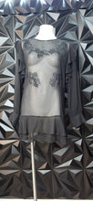 Load image into Gallery viewer, White house black market sheer top       sz 6
