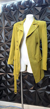 Load image into Gallery viewer, Ellae Lisque green jacket          sz medium
