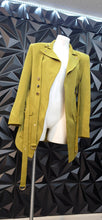 Load image into Gallery viewer, Ellae Lisque green jacket          sz medium
