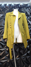 Load image into Gallery viewer, Ellae Lisque green jacket          sz medium
