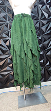 Load image into Gallery viewer, NWT Advance green skirt           one size
