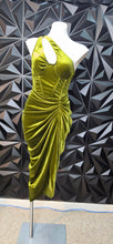 Load image into Gallery viewer, Pretty little Things green dress            sz 8-10
