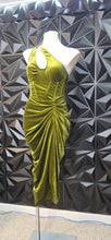 Load image into Gallery viewer, Pretty little Things green dress            sz 8-10
