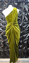 Load image into Gallery viewer, Pretty little Things green dress            sz 8-10
