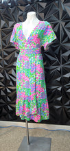 Load image into Gallery viewer, Lily Pultizer floral print baby doll dress            sz medium-10
