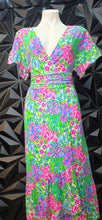 Load image into Gallery viewer, Lily Pultizer floral print baby doll dress            sz medium-10
