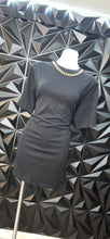 Load image into Gallery viewer, H &amp; M chain tee              sz sm/medium
