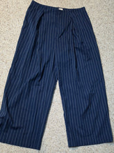 Load image into Gallery viewer, Navy pin stripe wide leg pant             sz 10
