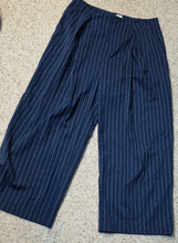 Load image into Gallery viewer, Navy pin stripe wide leg pant             sz 10
