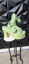 Load image into Gallery viewer, Azaela Wang green chunky heels       sz 6  Disclaimer: some scuffs (pictured)
