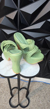 Load image into Gallery viewer, Azaela Wang green chunky heels       sz 6  Disclaimer: some scuffs (pictured)
