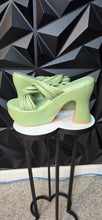Load image into Gallery viewer, Azaela Wang green chunky heels       sz 6  Disclaimer: some scuffs (pictured)
