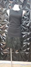 Load image into Gallery viewer, Sam Edelman feather bottom dress         sz 4-6
