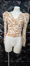 Load image into Gallery viewer, Nine west puffer sleeve cardigan         sz small
