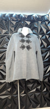 Load image into Gallery viewer, New york &amp; company gray cape          sz med-xlrg
