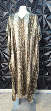 Load image into Gallery viewer, Sante reptile print kaftan       one size
