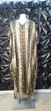 Load image into Gallery viewer, Sante reptile print kaftan       one size
