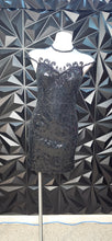 Load image into Gallery viewer, Nite formal sequin dress        sz 6
