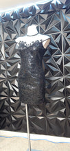 Load image into Gallery viewer, Nite formal sequin dress        sz 6
