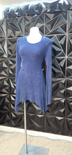Load image into Gallery viewer, Rhinestone hooded top        sz untagged, fitting sz sm-lrg
