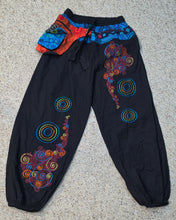 Load image into Gallery viewer, Multiprint jogger pant         sz sm/med
