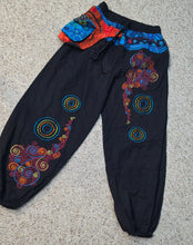 Load image into Gallery viewer, Multiprint jogger pant         sz sm/med
