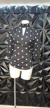 Load image into Gallery viewer, NWT New York &amp; company polka dot top        sz small
