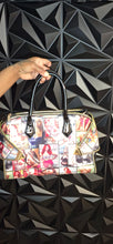 Load image into Gallery viewer, Vogue patent leather handbag
