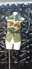 Load image into Gallery viewer, Camo vest                        sz untagged, best fit sz small

