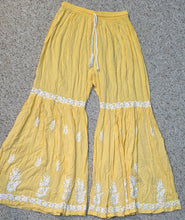 Load image into Gallery viewer, Yelllow embroidered wide leg pant           sz 14-16/18
