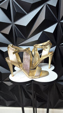 Load image into Gallery viewer, Vince Camuto gold heels           sz 7.5
