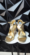 Load image into Gallery viewer, Vince Camuto gold heels           sz 7.5
