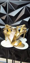Load image into Gallery viewer, Vince Camuto gold heels           sz 7.5
