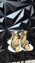 Load image into Gallery viewer, Vince camuto sling back heels       sz 7.5
