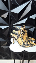 Load image into Gallery viewer, Vince camuto sling back heels       sz 7.5
