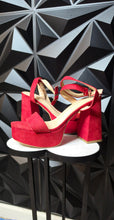 Load image into Gallery viewer, New Charlotte Russe red platform heels          sz 10
