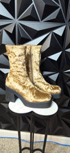 Load image into Gallery viewer, Steve Madden velour booties            sz 8
