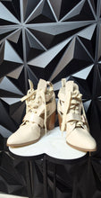 Load image into Gallery viewer, New Shoe dazzle caged booties         sz 9
