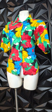Load image into Gallery viewer, IN Group LTD  floral print blouse            sz 14, best fit sz 12
