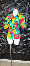 Load image into Gallery viewer, IN Group LTD  floral print blouse            sz 14, best fit sz 12

