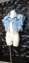 Load image into Gallery viewer, Thrill denim fringe crop jacket             sz 3x, fitting lrg-2x
