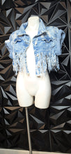 Load image into Gallery viewer, Thrill denim fringe crop jacket             sz 3x, fitting lrg-2x

