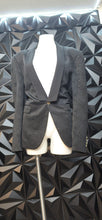 Load image into Gallery viewer, Black floral embossed blazer              sz lrg fitting

