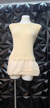 Load image into Gallery viewer, Vera wang sleveless sweater           sz xlrg
